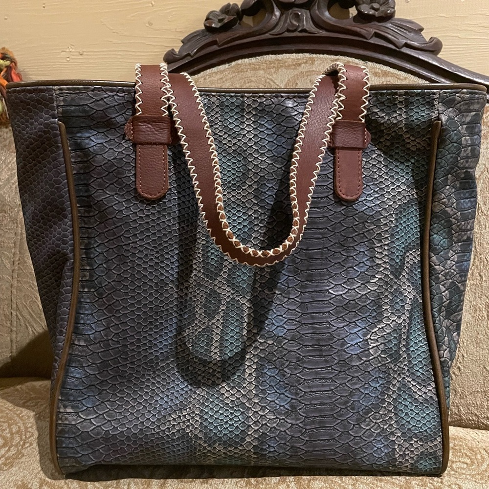 Consuela Rattler Navy Snake Tote